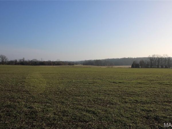 7 Sharps Pl, Perry, MO 63462