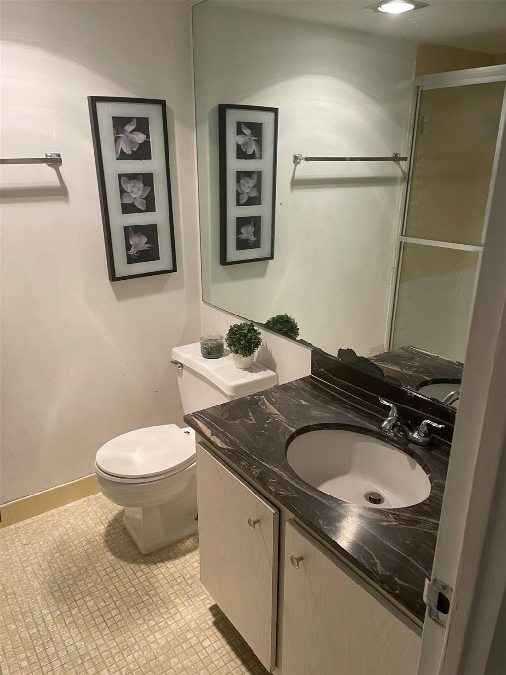 251 174th St, Unit 220, Sunny Isles Beach, FL 33160 Photo