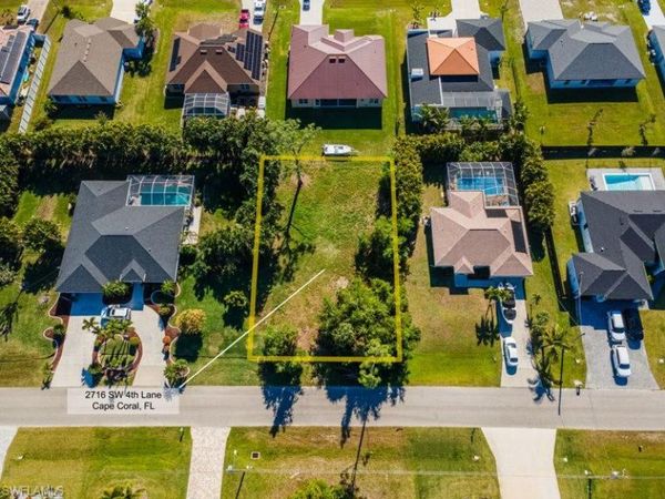 2716 SW 4th LN, CAPE CORAL, FL 33991