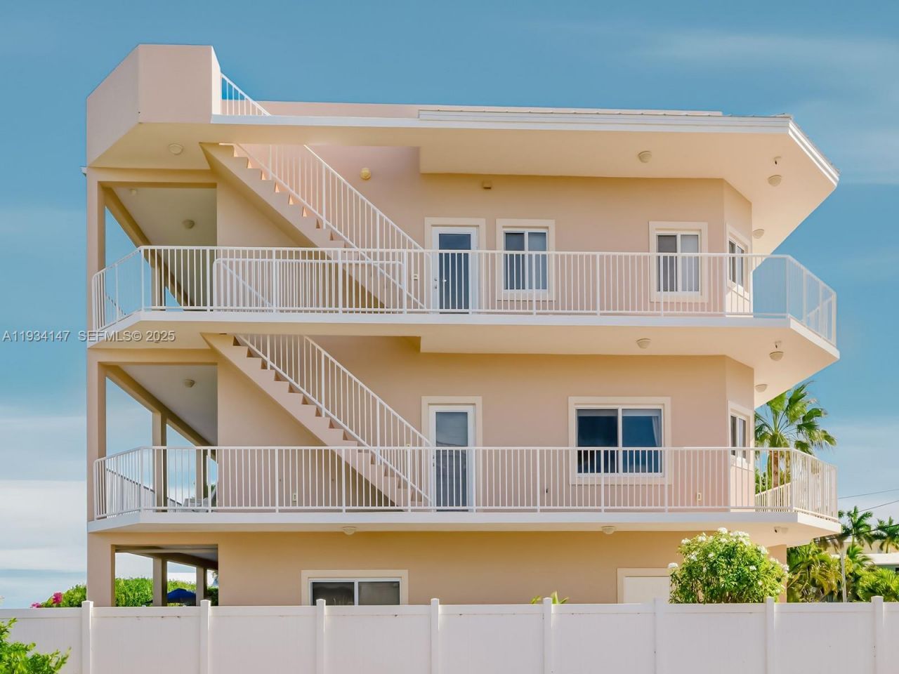 112 N Bounty Ln, Key Largo, FL 33037 Photo