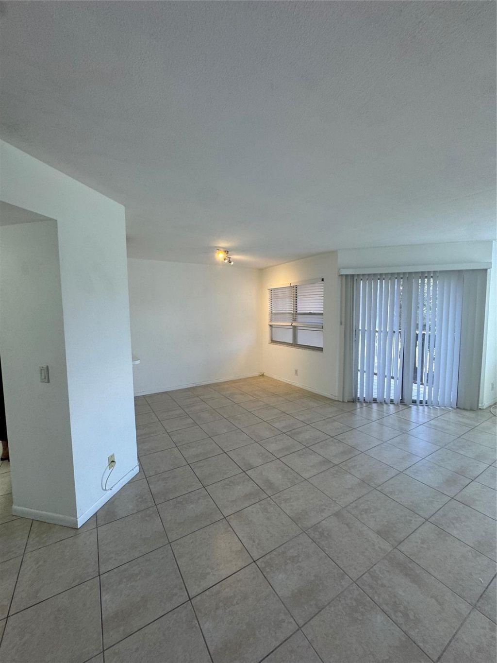 300 SW 130th Terrace, Unit B312, Pembroke Pines, FL 33027 Photo