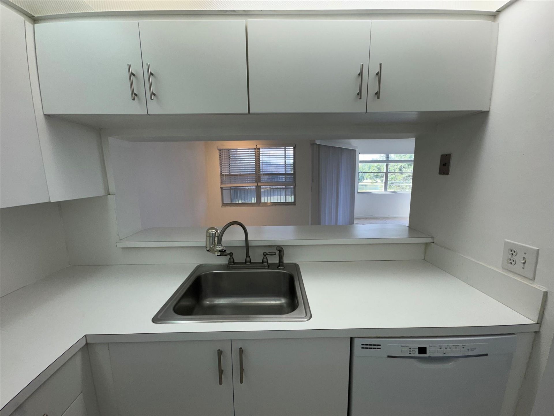 300 SW 130th Terrace, Unit B312, Pembroke Pines, FL 33027 Photo