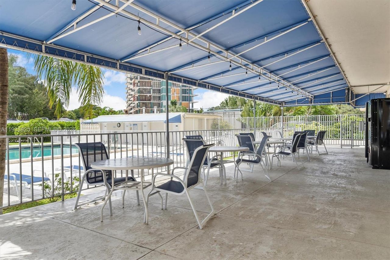 880 NE 69th St, Unit 2K, Miami, FL 33138 Photo