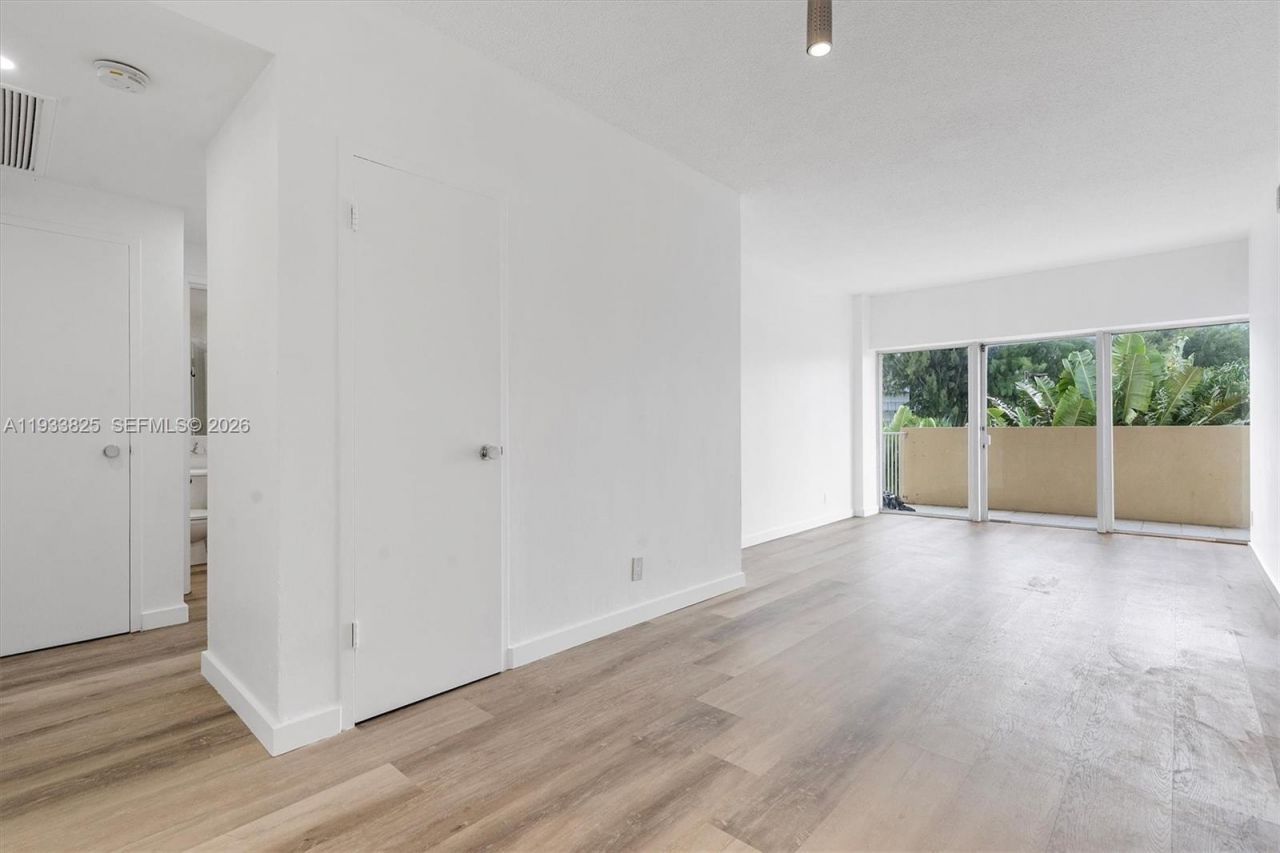 880 NE 69th St, Unit 2K, Miami, FL 33138 Photo