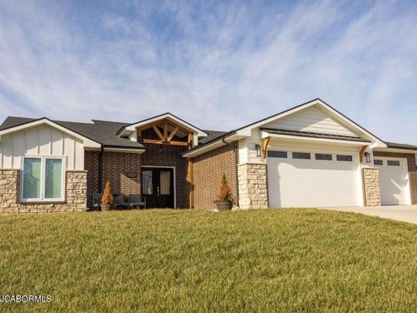 1325 SUMMERFIELD DRIVE, Jefferson City, MO 65109