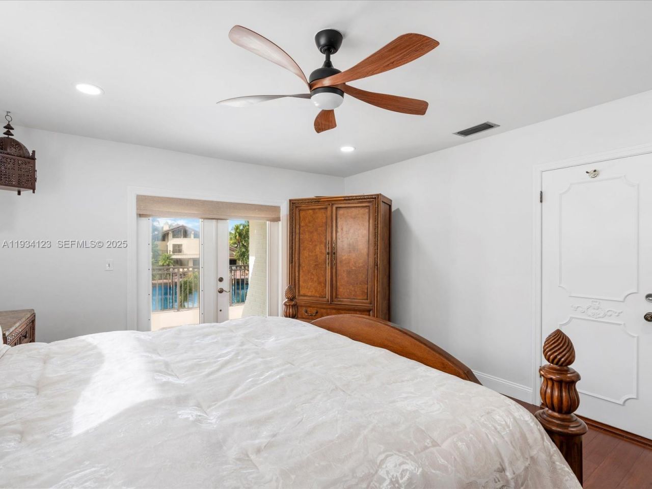 624 Palm Dr, Hallandale Beach, FL 33009 Photo