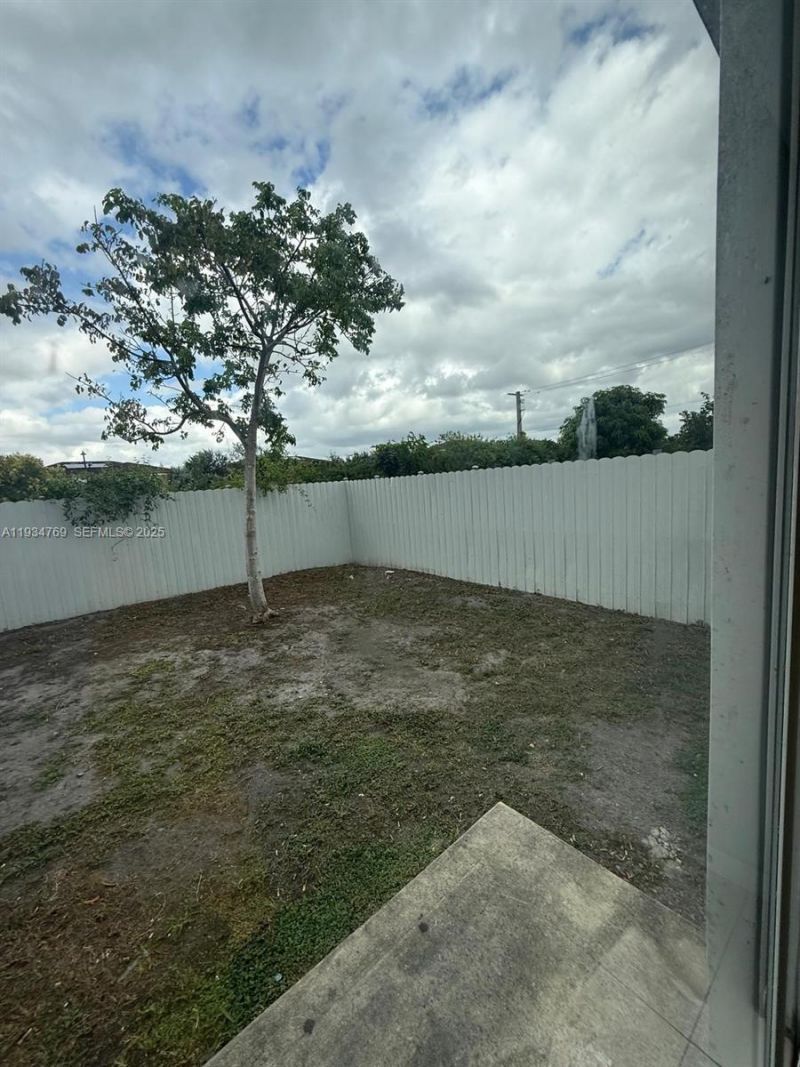 2121 NW 72nd, Unit 2121, Miami, FL 33147 Photo