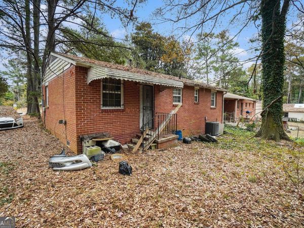 818 Bonneville Terrace NW, Atlanta, GA 30331