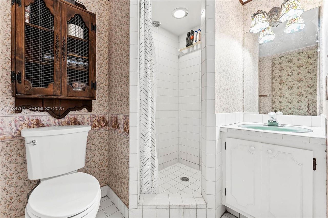 620 Tennis Club Dr, Unit 110, Fort Lauderdale, FL 33311 Photo