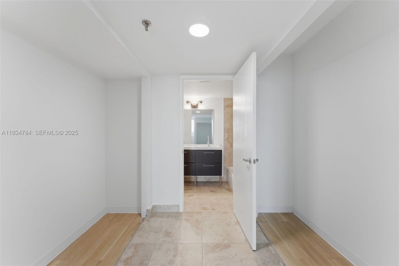 850 N Miami Ave, Unit W-806, Miami, FL 33136 Photo