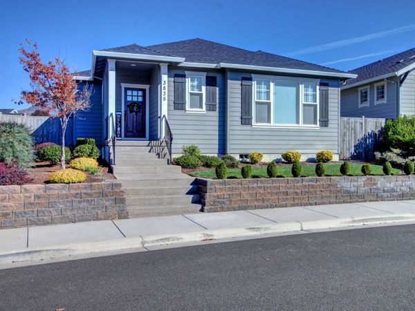 3835 Creek Mont Drive, Medford, OR 97504
