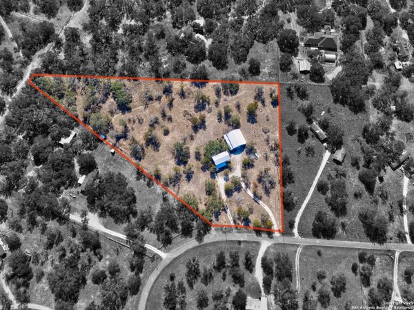 144 County Road 7725, Natalia, TX 78059