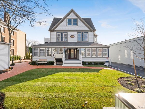 584 Main Street, Unit 5, Islip, NY 11751