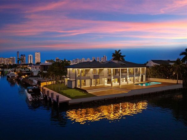 3209 NE 169th St, North Miami Beach, FL 33160