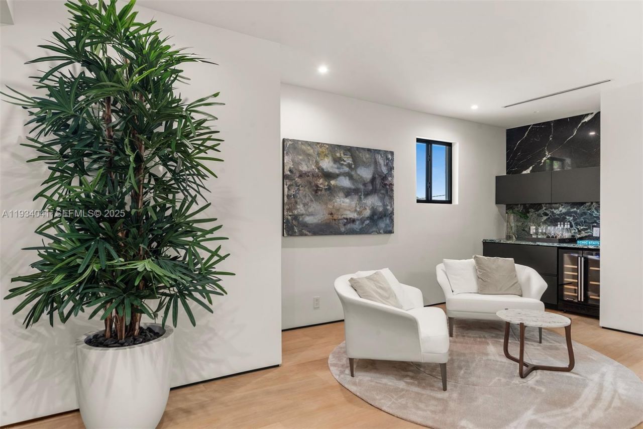 3209 NE 169th St, North Miami Beach, FL 33160 Photo