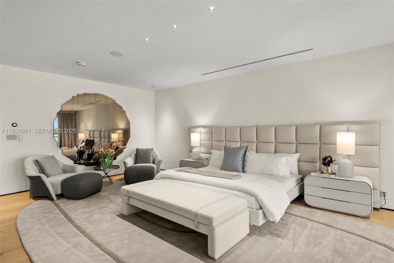 3209 NE 169th St, North Miami Beach, FL 33160 Photo