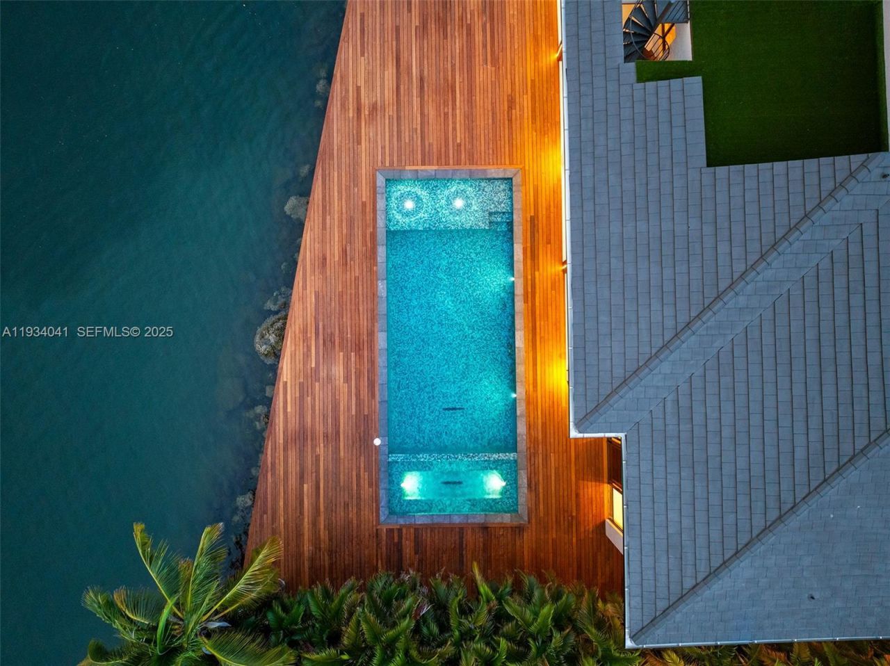 3209 NE 169th St, North Miami Beach, FL 33160 Photo