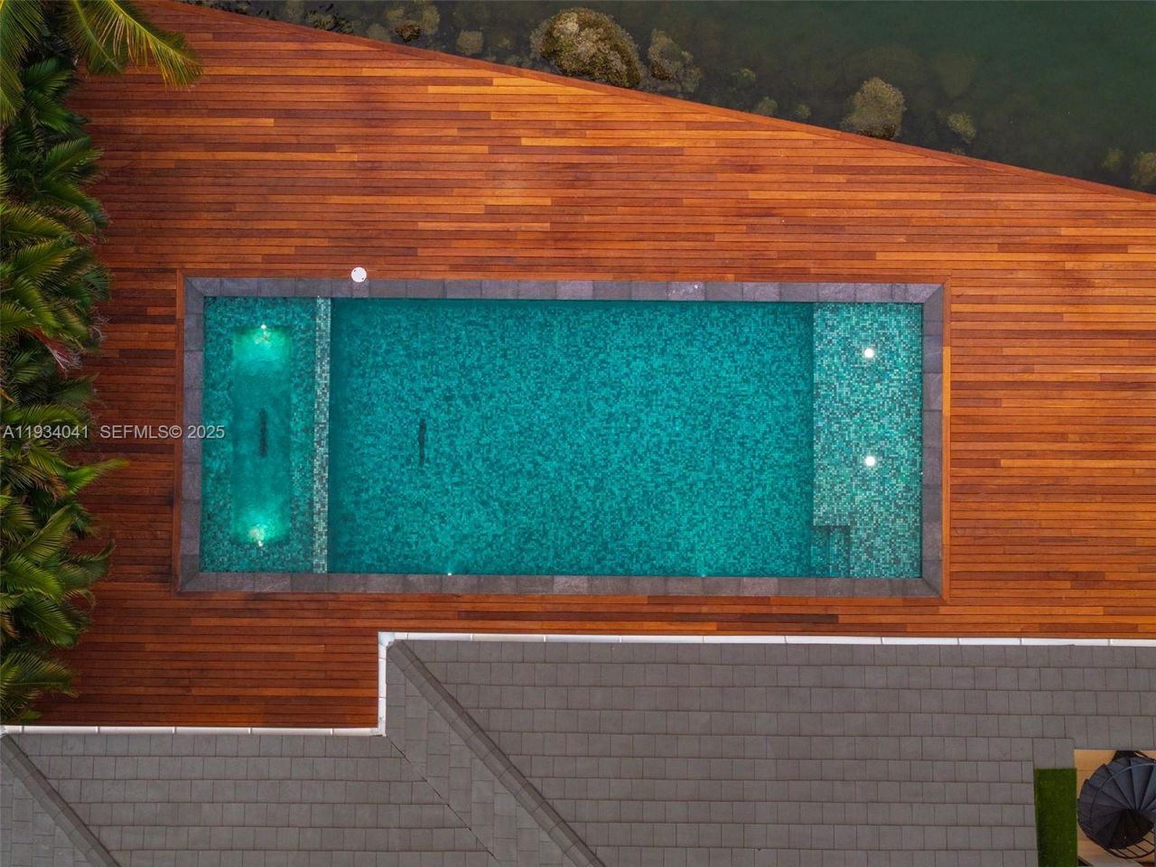 3209 NE 169th St, North Miami Beach, FL 33160 Photo