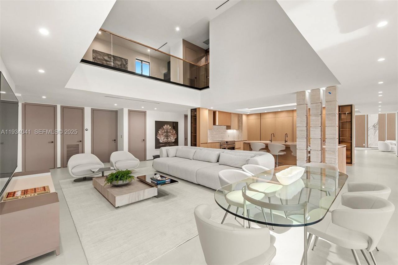 3209 NE 169th St, North Miami Beach, FL 33160 Photo