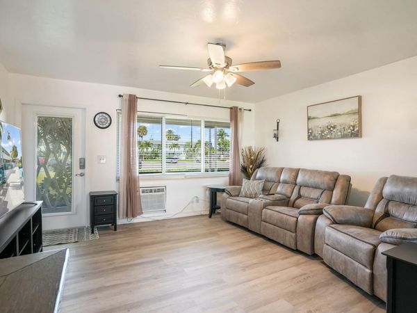 Hallandale Beach, FL 33009