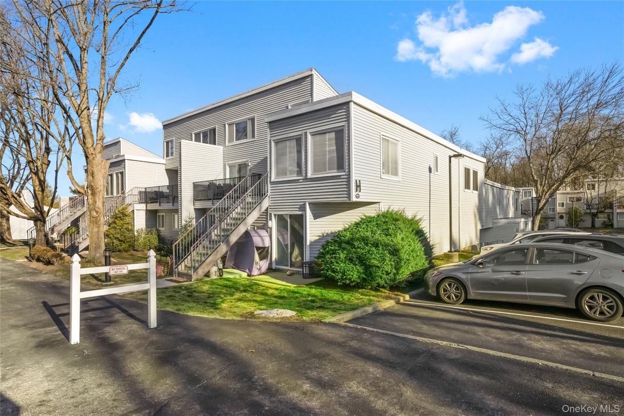 208 Harris Road, Unit HA3, Bedford, NY 10507 Main Photo