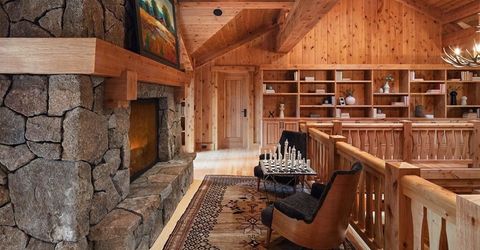 8458 Valhalla Drive, Truckee, CA 96161 Photo