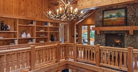 8458 Valhalla Drive, Truckee, CA 96161 Photo