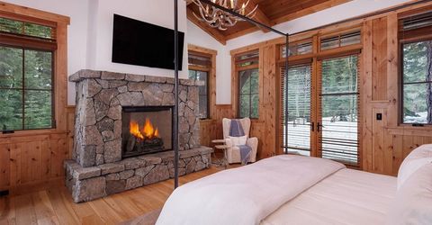 8458 Valhalla Drive, Truckee, CA 96161 Photo