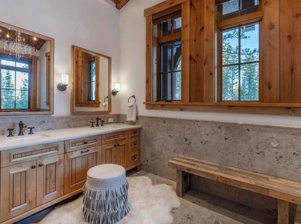 8458 Valhalla Drive, Truckee, CA 96161 Photo