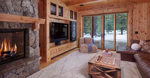 8458 Valhalla Drive, Truckee, CA 96161 Photo