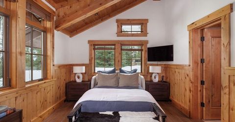 8458 Valhalla Drive, Truckee, CA 96161 Photo