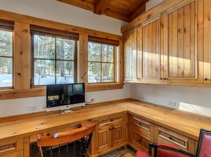 8458 Valhalla Drive, Truckee, CA 96161 Photo