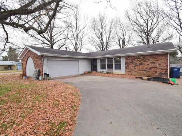 69 Cherry Drive, Mt Vernon, IL 62864