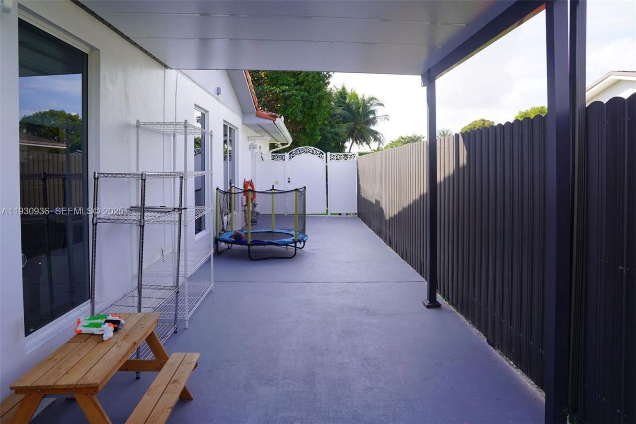 14111 SW 75th St, Miami, FL 33183 Photo