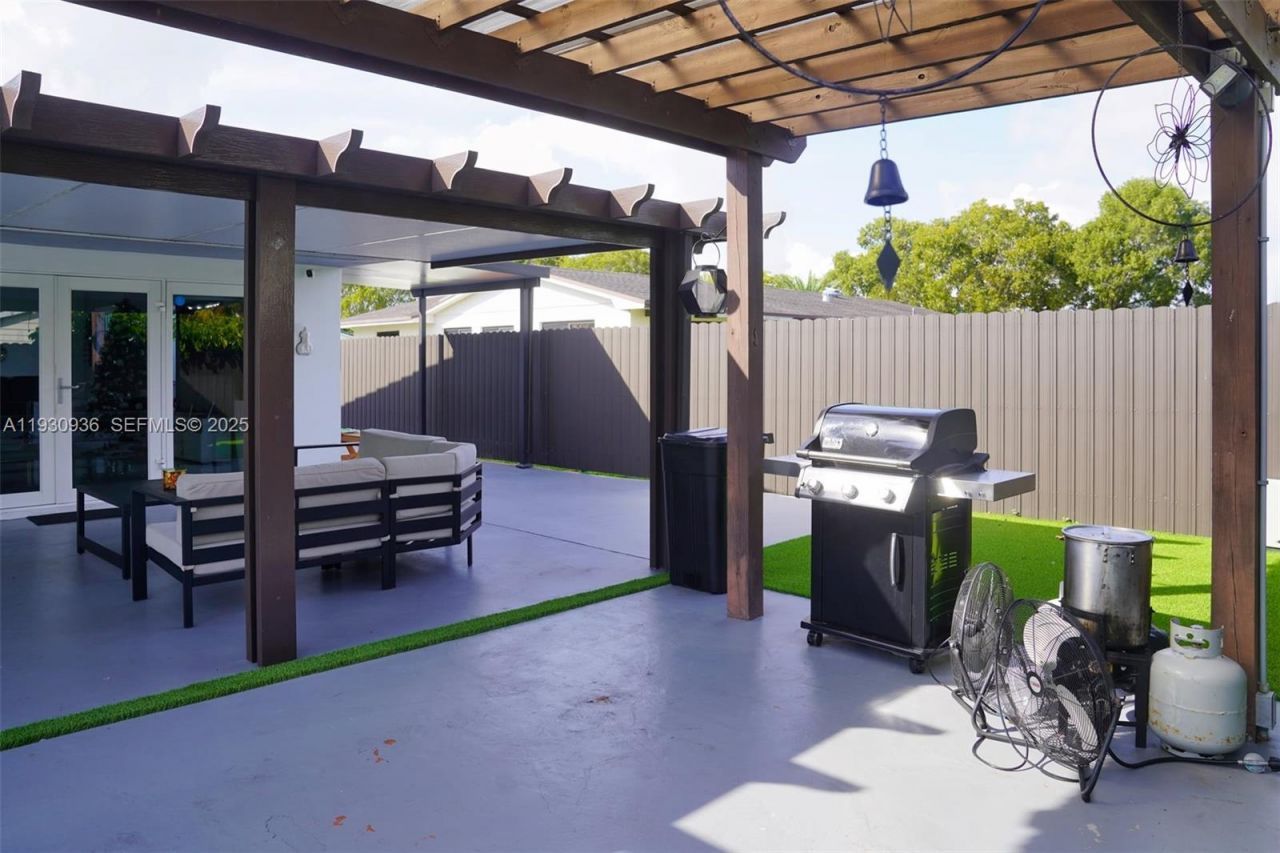 14111 SW 75th St, Miami, FL 33183 Photo