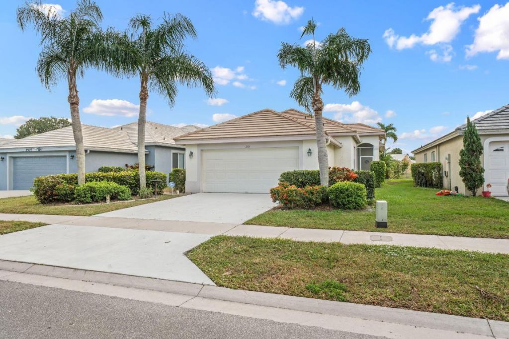 2501 Country Golf Drive, Wellington, FL 33414 Photo
