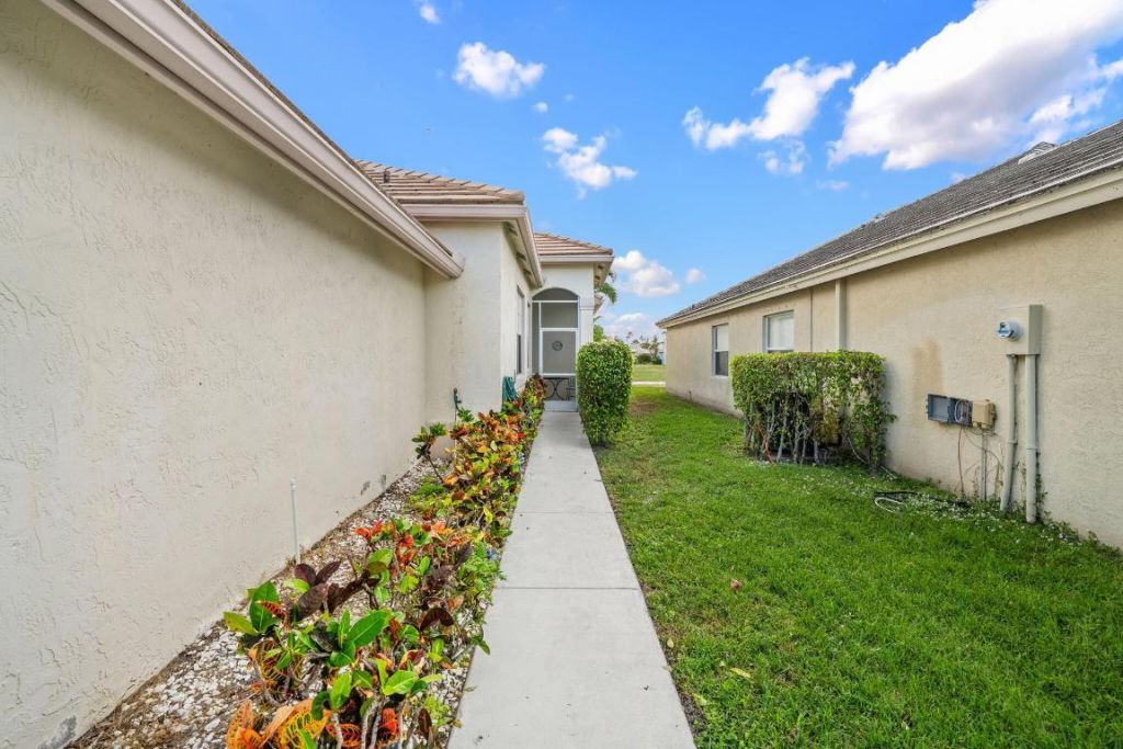 2501 Country Golf Drive, Wellington, FL 33414 Photo