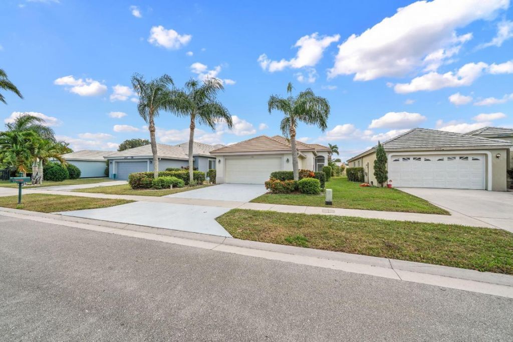2501 Country Golf Drive, Wellington, FL 33414 Photo
