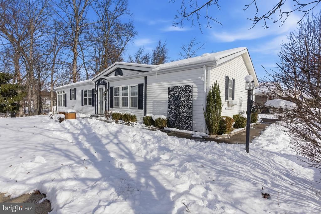 435 Spring Meadow Circle, New Hope, PA 18938 Main Photo