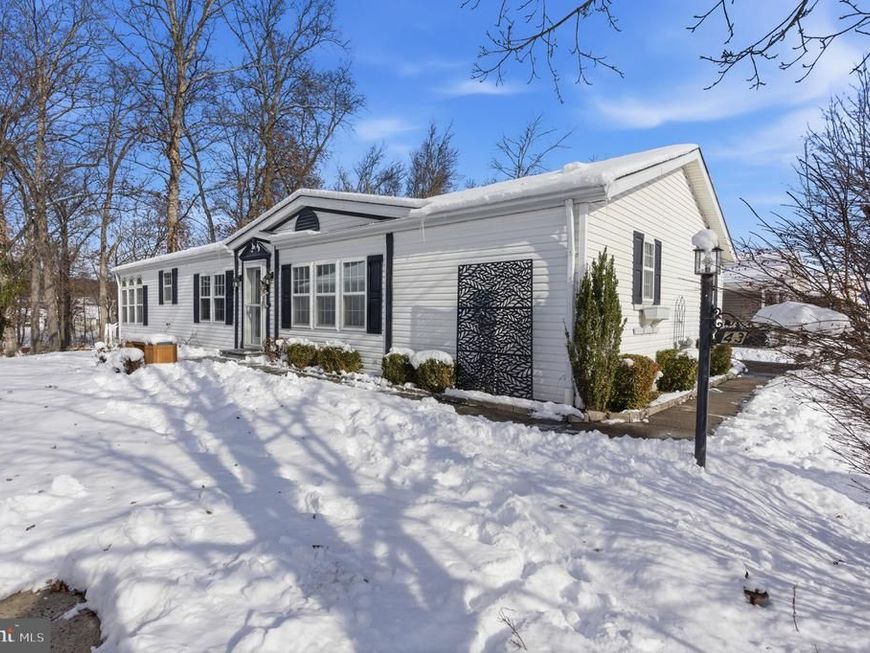 435 Spring Meadow Circle, New Hope, PA 18938 Main Photo