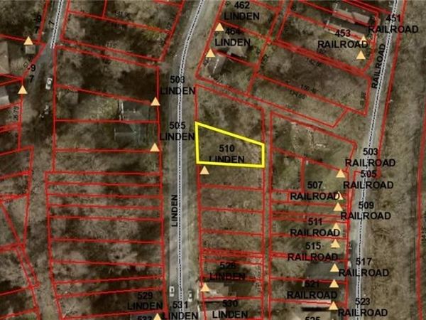 Linden Ave, Steubenville, OH 43952