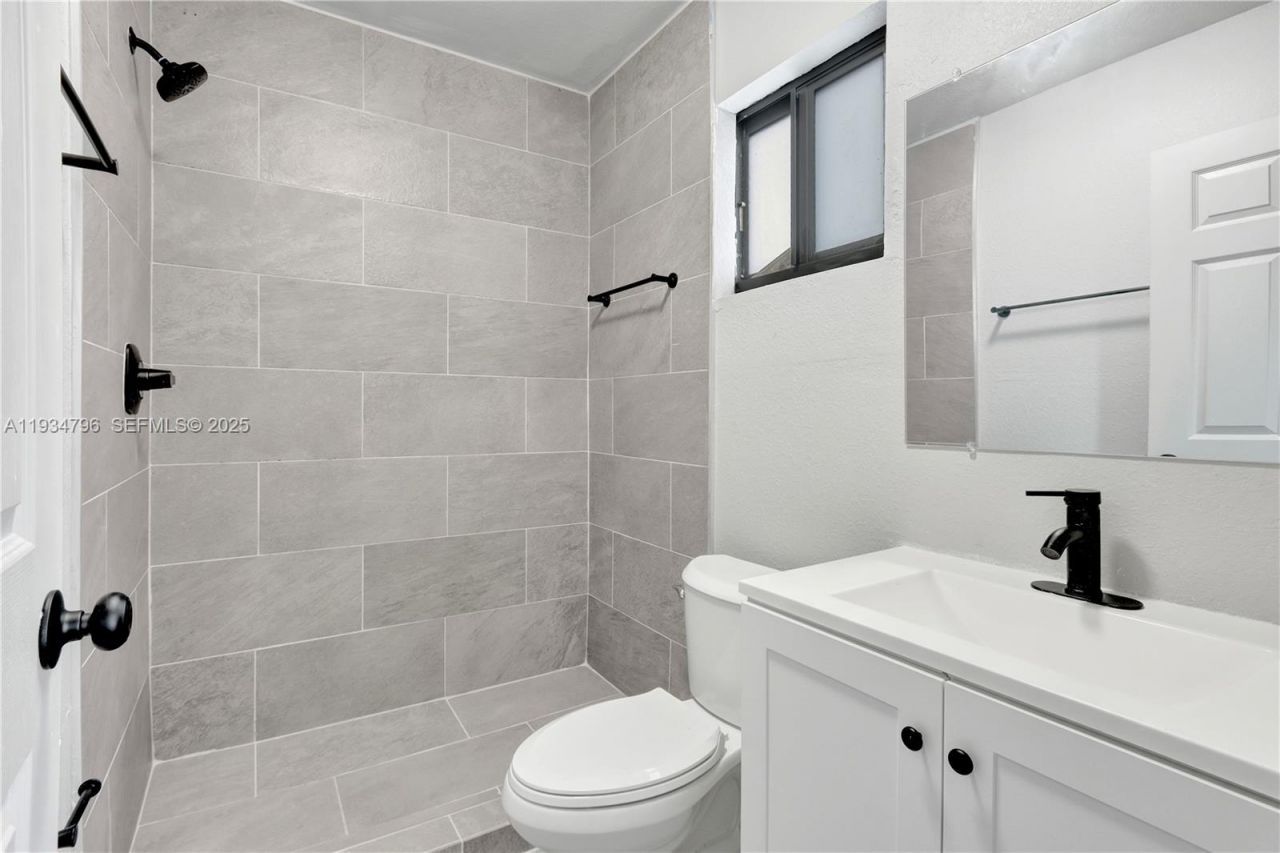 2420 NW 6th Ct, Pompano Beach, FL 33069 Photo