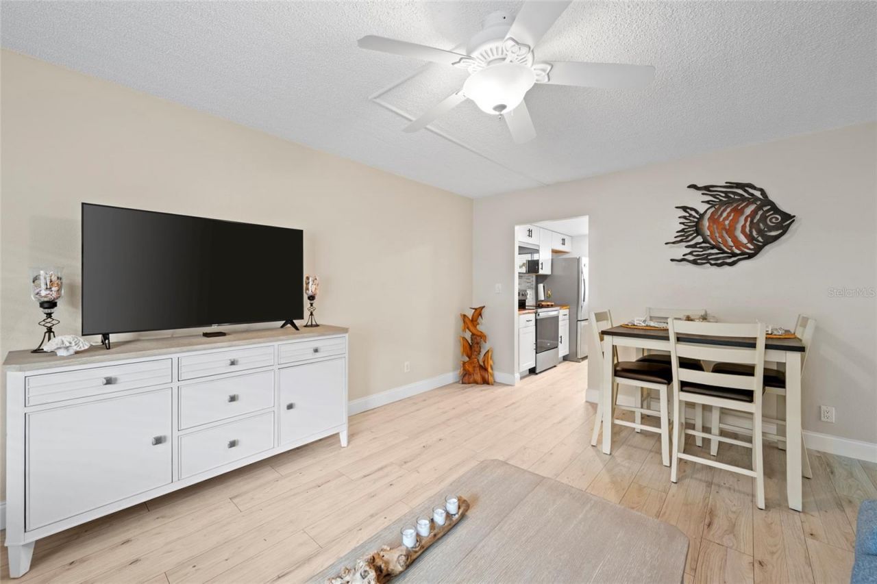 117 7th Street N, Unit 23, Bradenton Beach, FL 34217 Photo