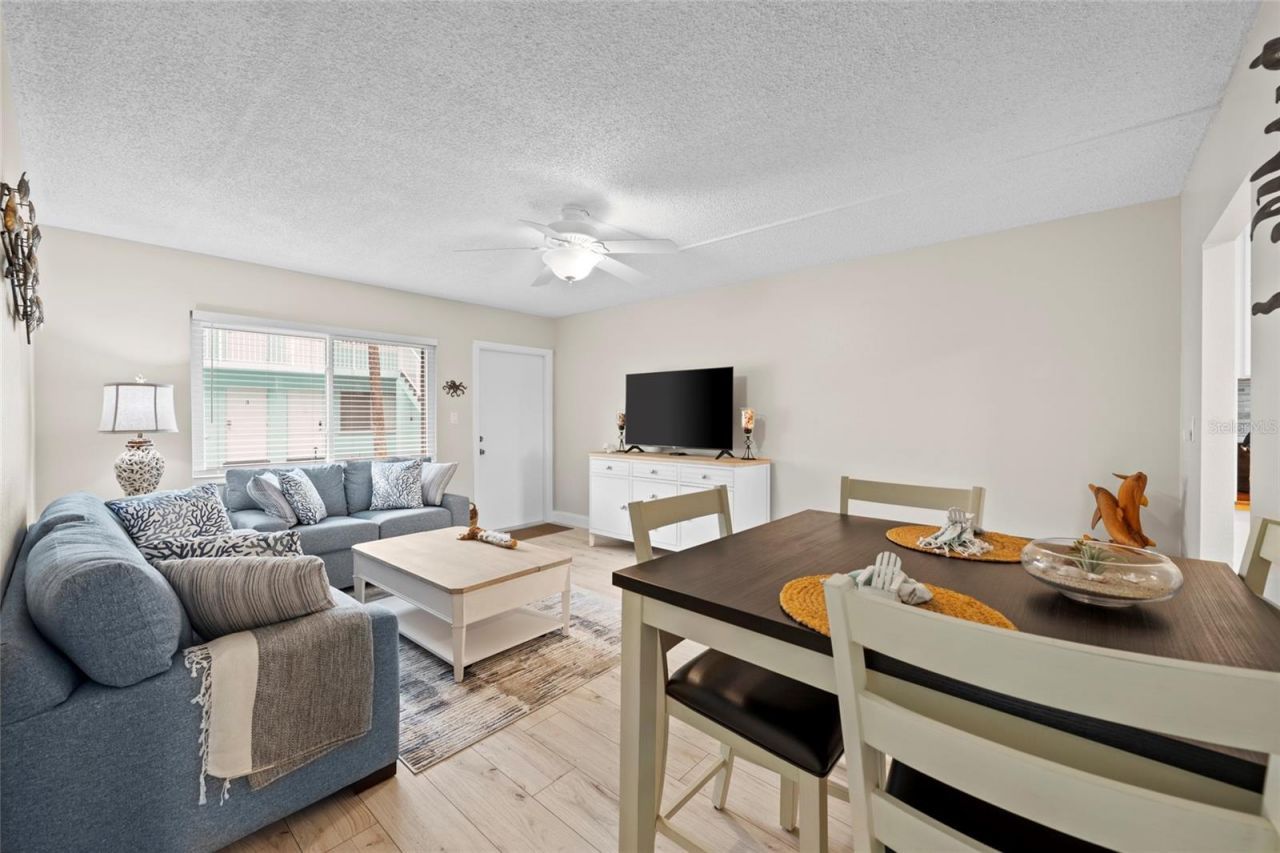 117 7th Street N, Unit 23, Bradenton Beach, FL 34217 Photo