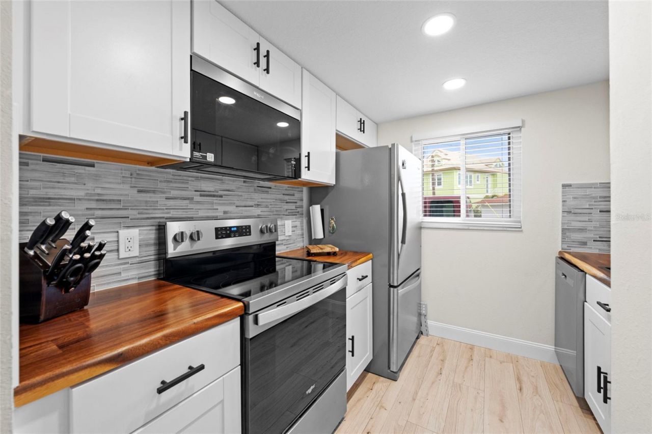 117 7th Street N, Unit 23, Bradenton Beach, FL 34217 Photo