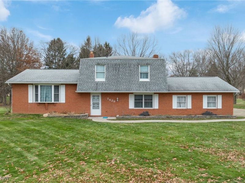 7428 Shadyview Avenue NW, Massillon, OH 44646 Photo 2