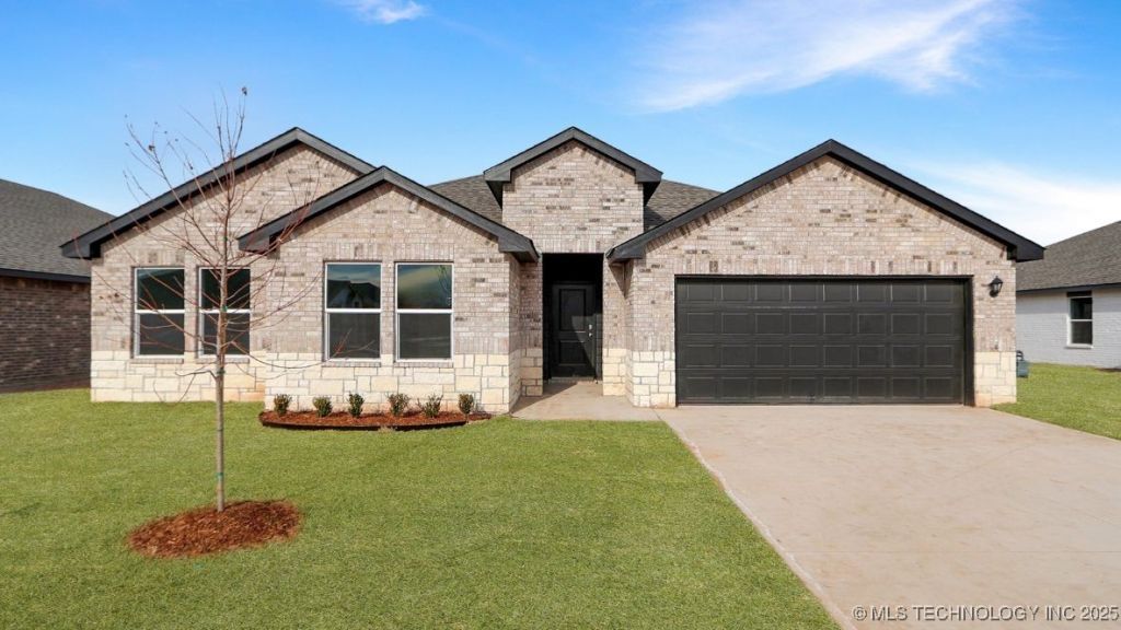 10001 E 135th Street S, Bixby, OK 74008 Main Photo
