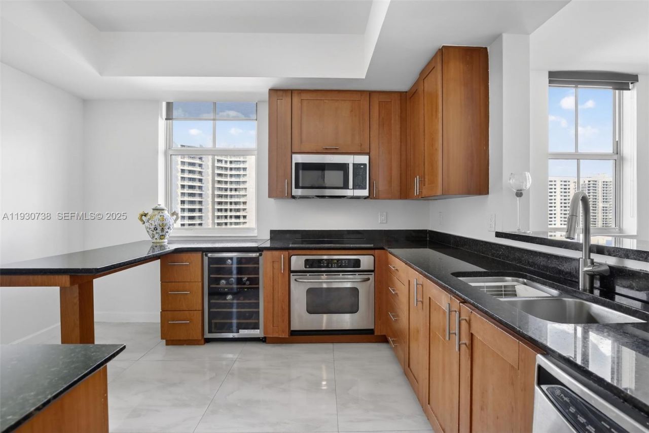 3340 NE 190th St, Unit 1101, Aventura, FL 33180 Photo