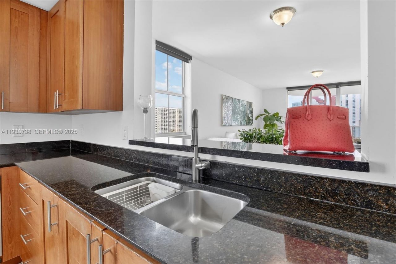 3340 NE 190th St, Unit 1101, Aventura, FL 33180 Photo