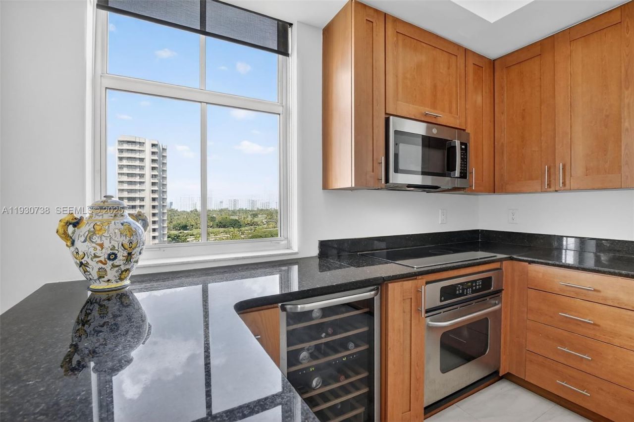 3340 NE 190th St, Unit 1101, Aventura, FL 33180 Photo